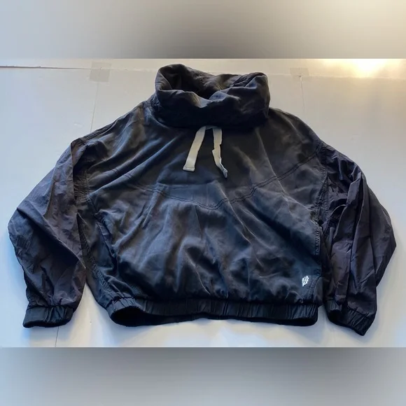 FP Movement Far & Away Pullover Jacket  Black  XS - Picture 3 of 9